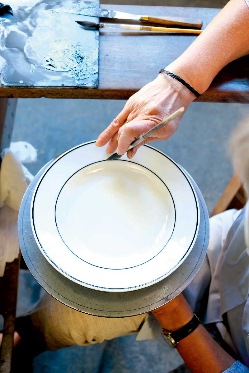 Service de table en porcelaine de Limoges - Centre Vaisselle - Porcelaine  blanche et décorée, plats et assiettes , tasses